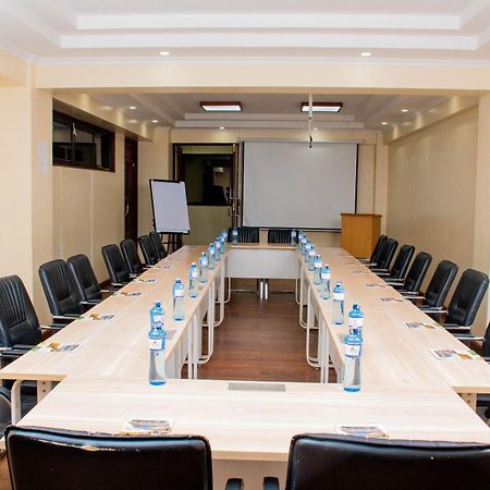 Cranes Suites Hotel Kitale Dış mekan fotoğraf
