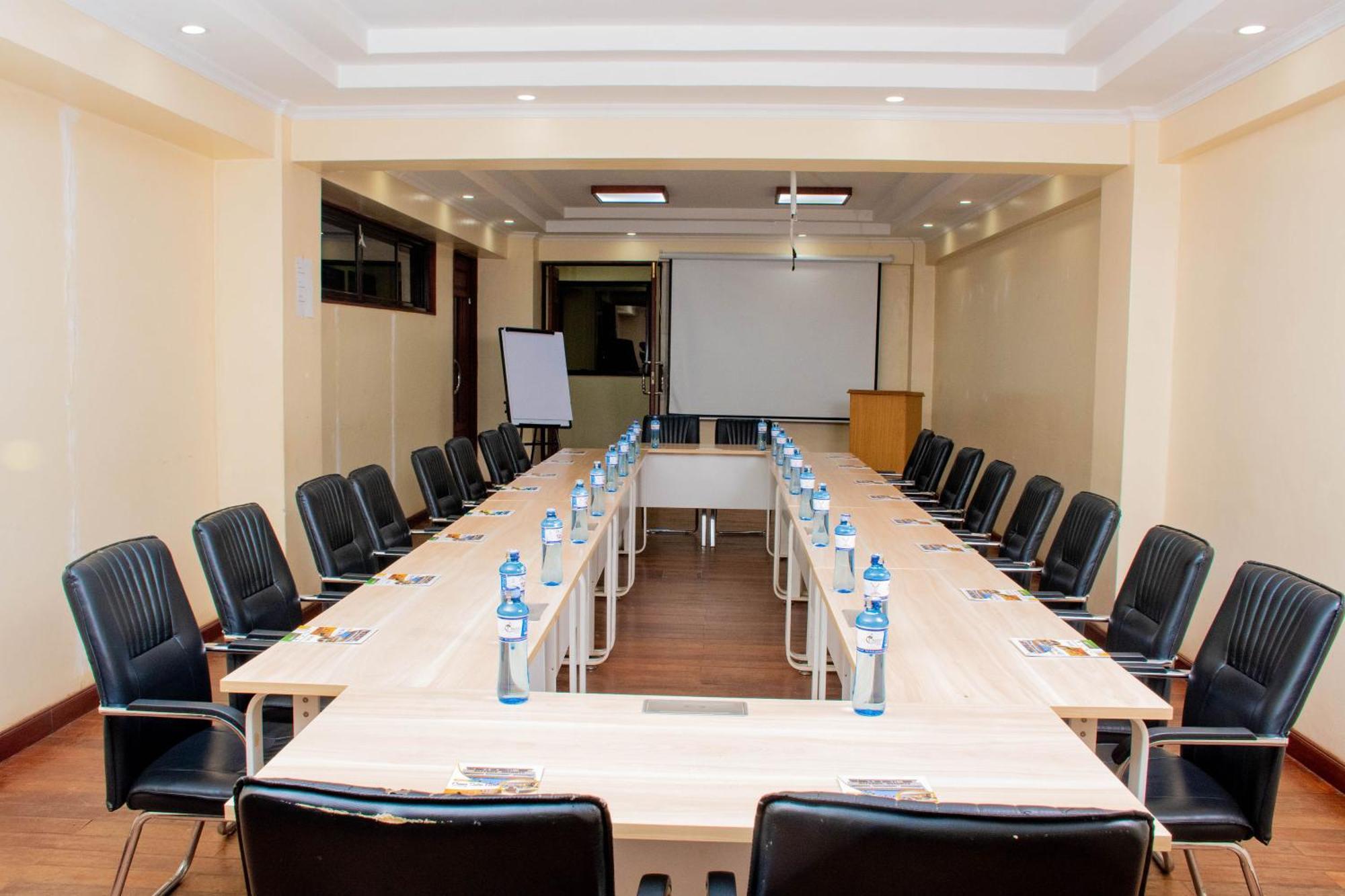 Cranes Suites Hotel Kitale Dış mekan fotoğraf