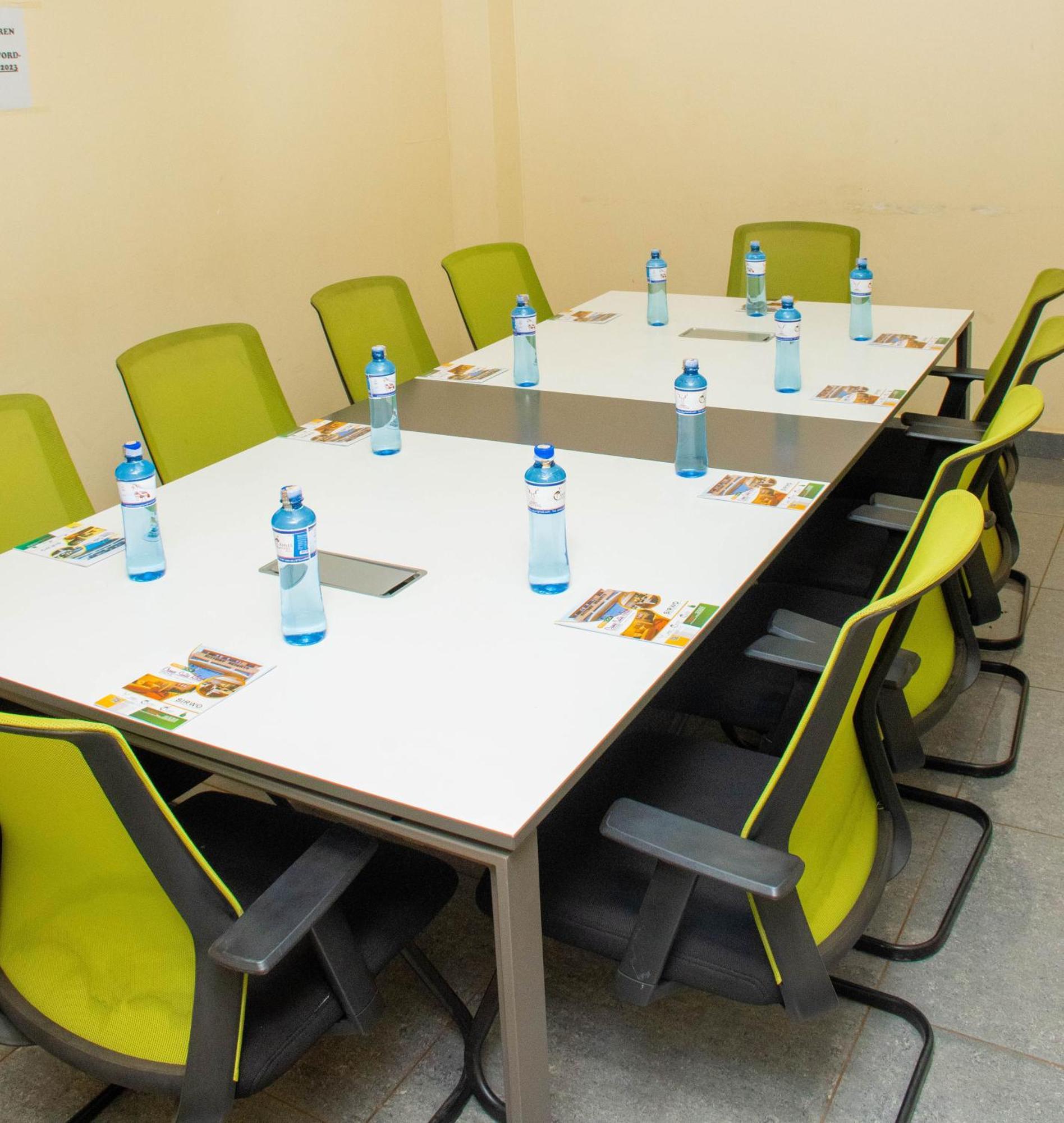 Cranes Suites Hotel Kitale Dış mekan fotoğraf